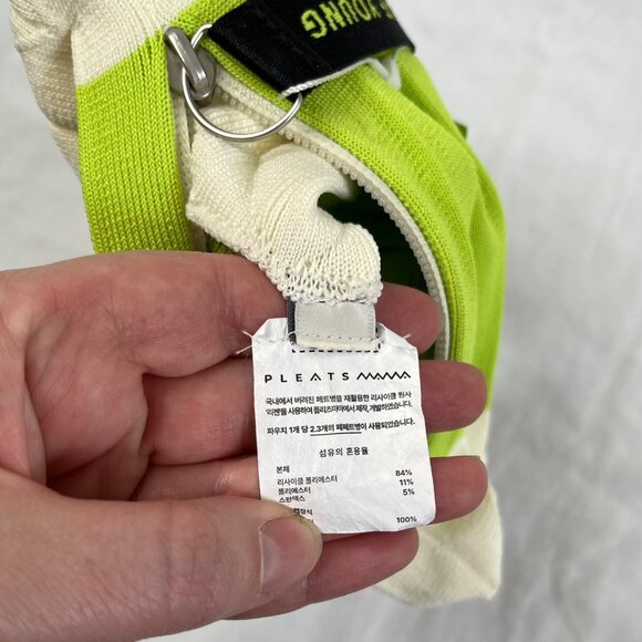 PleatsMama Korean Sustainable Knit Bag Olive Young Collaboration Make Up Pouch - Picture 10 of 12